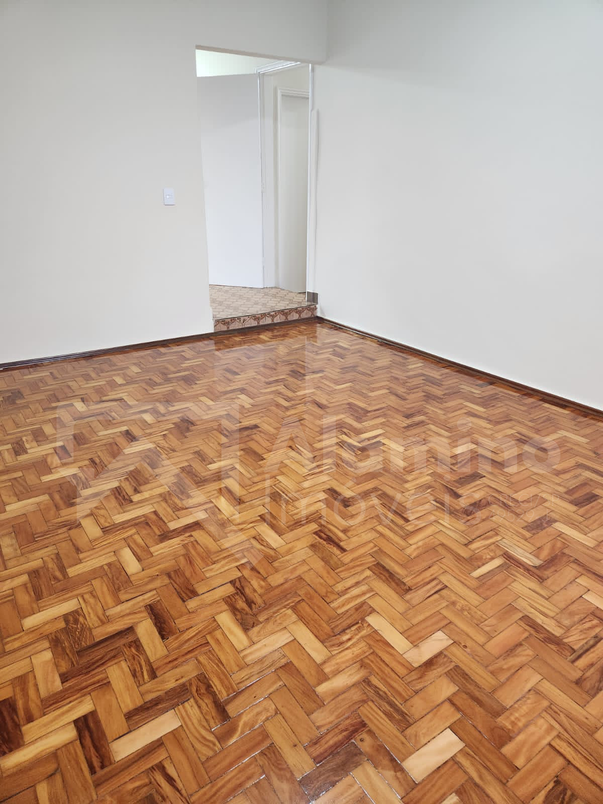 VILA CAMARGO - 2 RESID&Ecirc;NCIAS - 1 T&Eacute;RREA E 1 NO PRIMEIRO ANDAR  Bauru - 