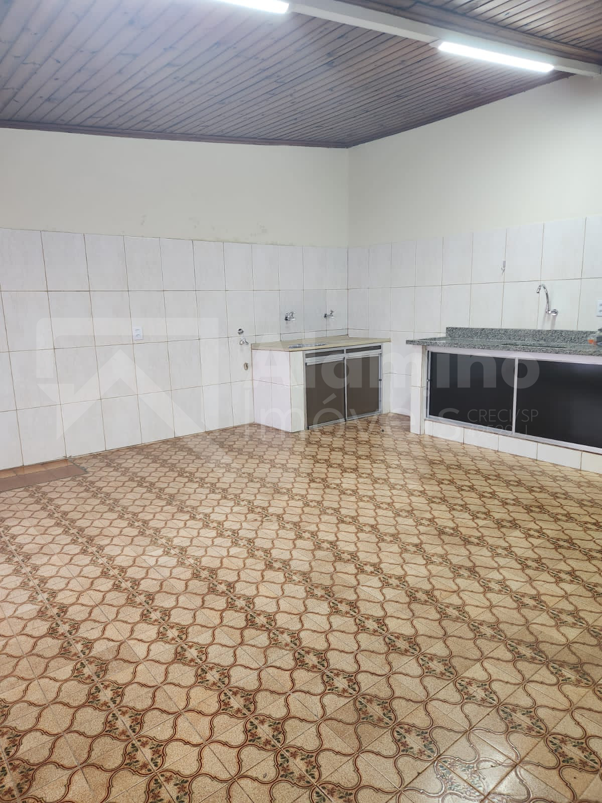 VILA CAMARGO - 2 RESID&Ecirc;NCIAS - 1 T&Eacute;RREA E 1 NO PRIMEIRO ANDAR  Bauru - 