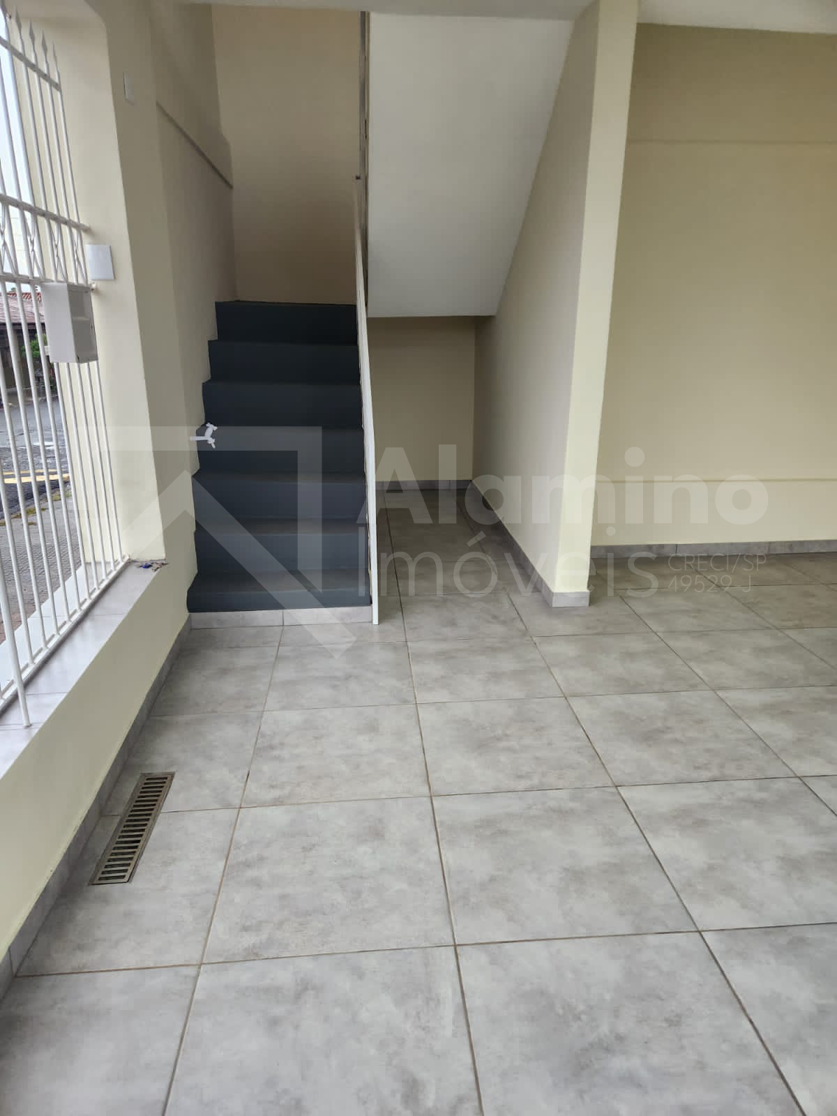 VILA CAMARGO - 2 RESID&Ecirc;NCIAS - 1 T&Eacute;RREA E 1 NO PRIMEIRO ANDAR  Bauru - 