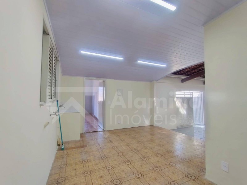 VILA CAMARGO - 2 RESIDÊNCIAS - 1 TÉRREA E 1 NO PRIMEIRO ANDAR - Bauru - 
