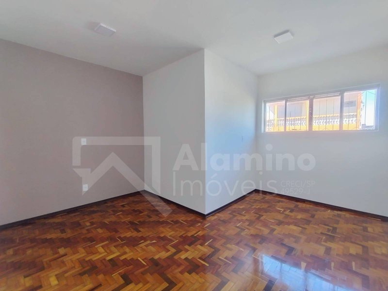 VILA CAMARGO - 2 RESIDÊNCIAS - 1 TÉRREA E 1 NO PRIMEIRO ANDAR - Bauru - 