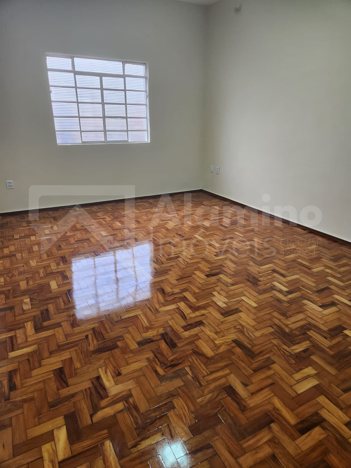 VILA CAMARGO - 2 RESID&Ecirc;NCIAS - 1 T&Eacute;RREA E 1 NO PRIMEIRO ANDAR  Bauru - 