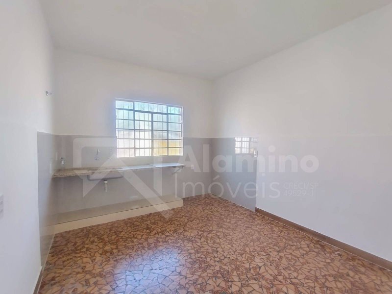 VILA CAMARGO - 2 RESIDÊNCIAS - 1 TÉRREA E 1 NO PRIMEIRO ANDAR - Bauru - 