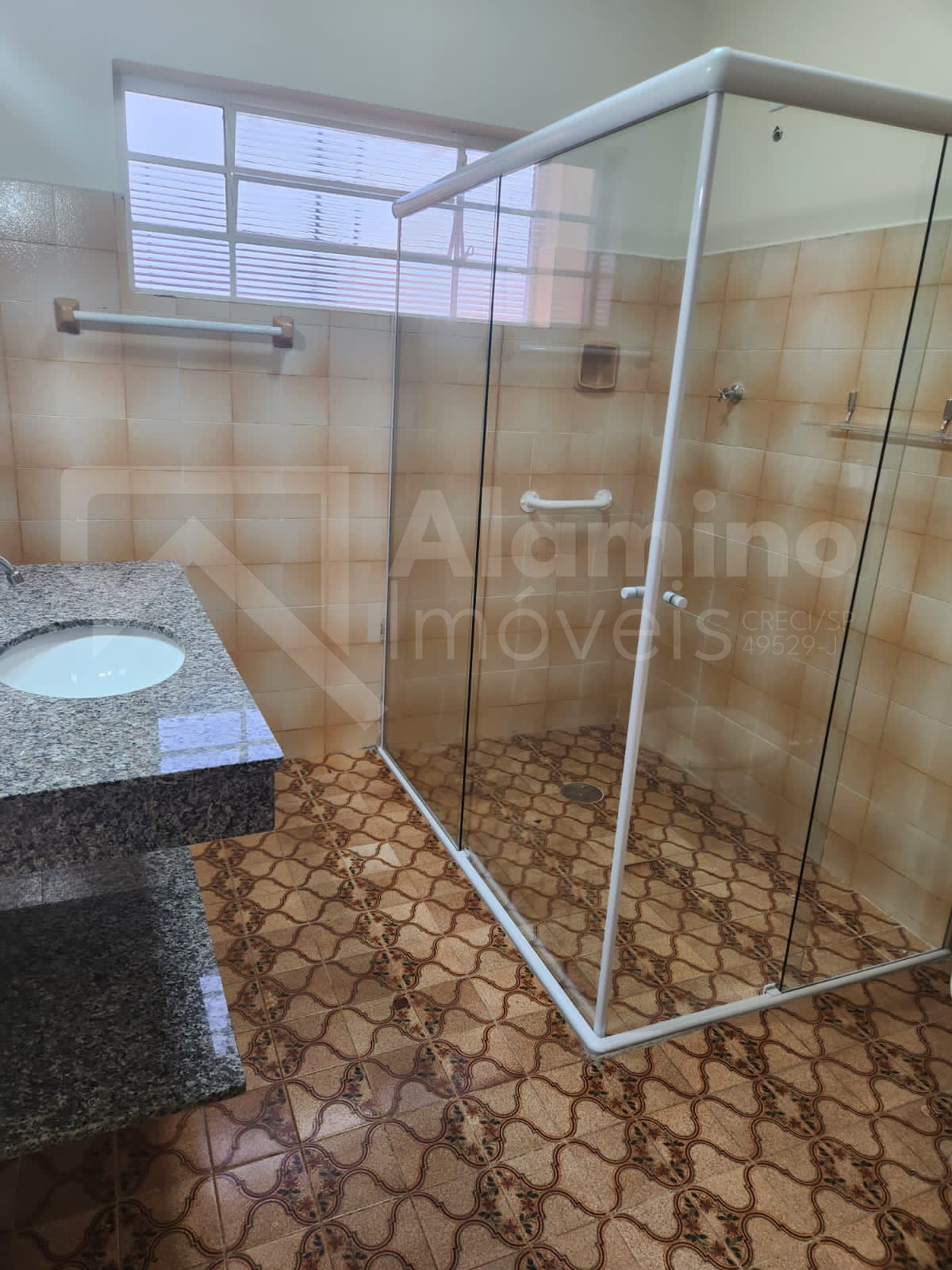 VILA CAMARGO - 2 RESID&Ecirc;NCIAS - 1 T&Eacute;RREA E 1 NO PRIMEIRO ANDAR  Bauru - 