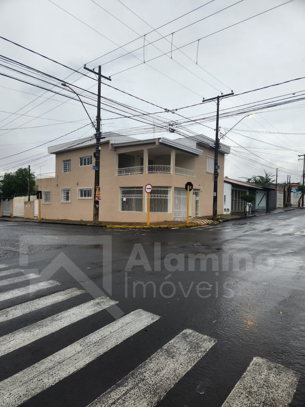 VILA CAMARGO - 2 RESID&Ecirc;NCIAS - 1 T&Eacute;RREA E 1 NO PRIMEIRO ANDAR  Bauru - 