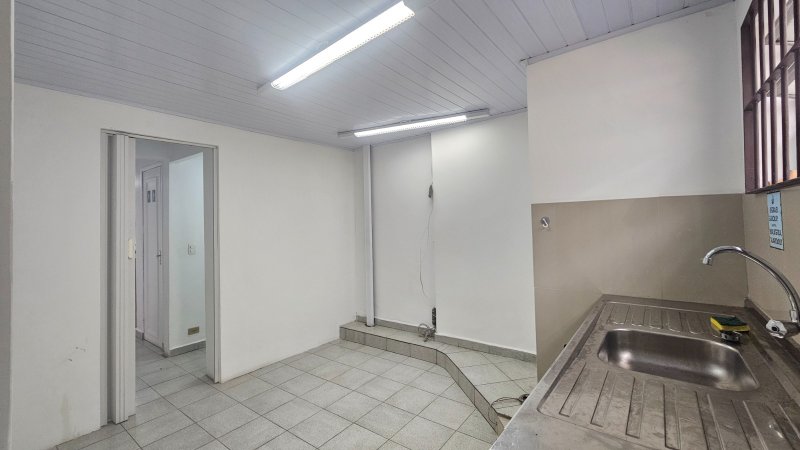 Loja com 75m² em Santo Amaro 02 salas 03 banheiros Avenida Nossa Senhora do Sabará São Paulo - 
