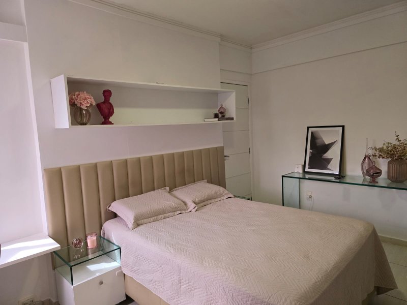 3 quartos (2 suítes). 127m². Varanda integrada. 2 vagas de garagem. Nascente Avenida Fernando Simões Barbosa Recife - 
