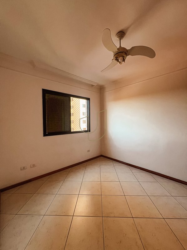 Apartamento com 3 Dormitórios no Condomínio Esplanada Park Rua Laurent Martins São José dos Campos - 