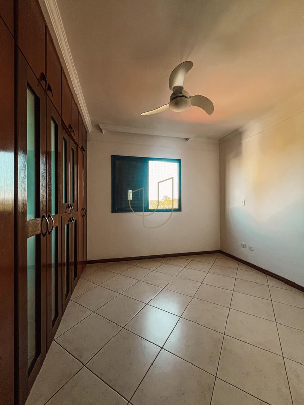 Apartamento com 3 Dormitórios no Condomínio Esplanada Park Rua Laurent Martins São José dos Campos - 