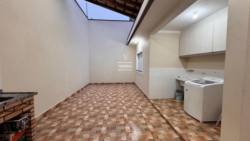 Casa assobradada 3 dormitórios sendo 1 suíte + 4 vagas de garagem - Guarulhos - 