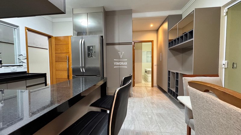Casa assobradada 3 dormitórios sendo 1 suíte + 4 vagas de garagem - Guarulhos - 