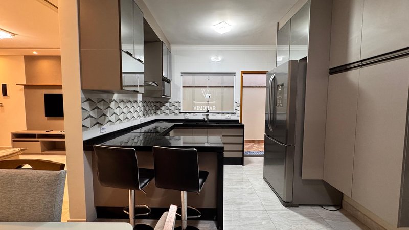 Casa assobradada 3 dormitórios sendo 1 suíte + 4 vagas de garagem - Guarulhos - 