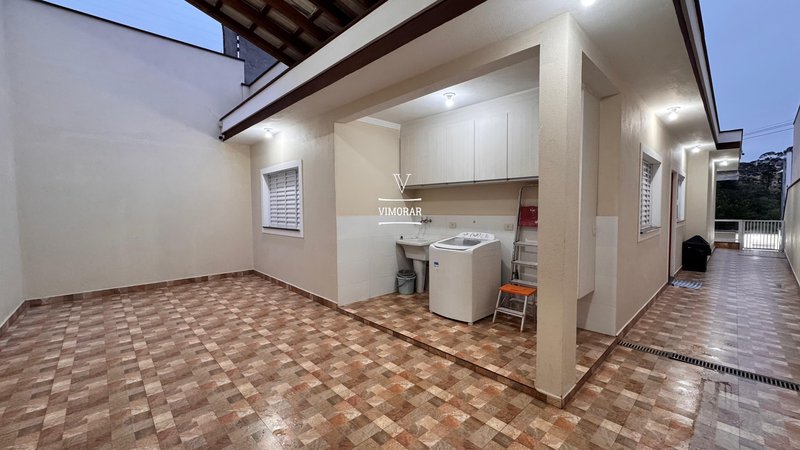 Casa assobradada 3 dormitórios sendo 1 suíte + 4 vagas de garagem - Guarulhos - 