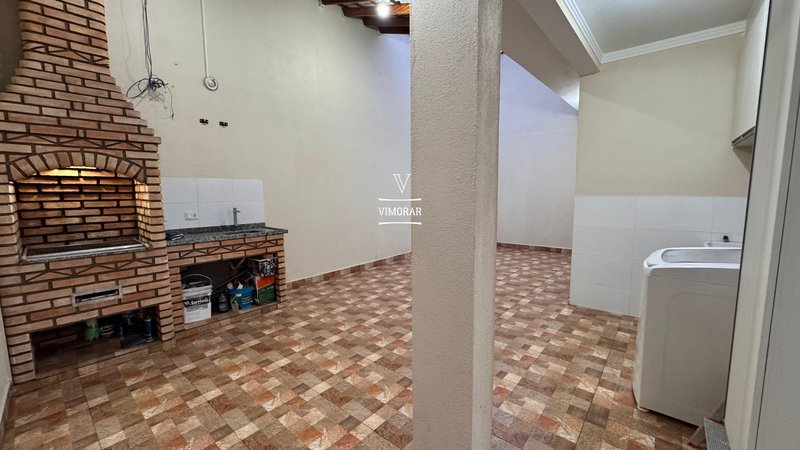 Casa assobradada 3 dormitórios sendo 1 suíte + 4 vagas de garagem - Guarulhos - 