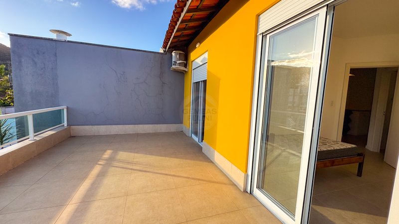 Casa fora de Condomínio na Praia de Juquehy - À VENDA - São Sebastião - 