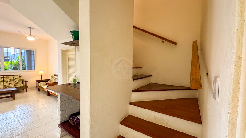 Casa fora de Condomínio na Praia de Juquehy - À VENDA - São Sebastião - 