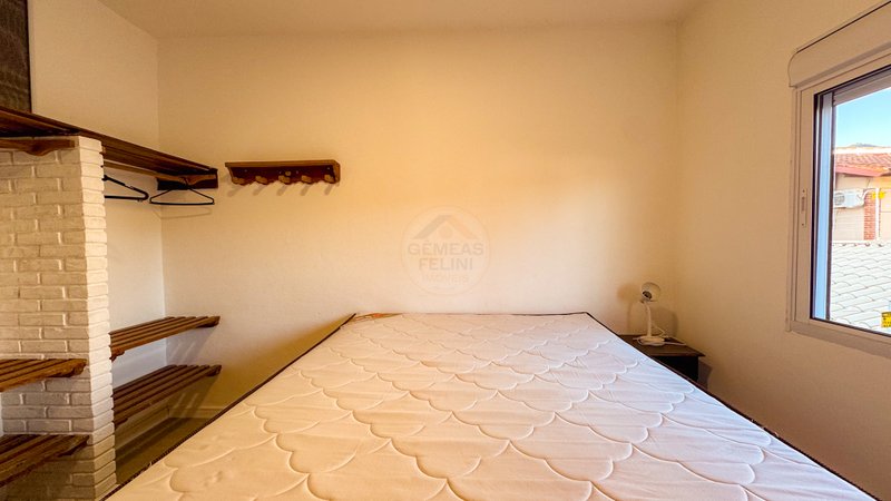 Casa fora de Condomínio na Praia de Juquehy - À VENDA - São Sebastião - 