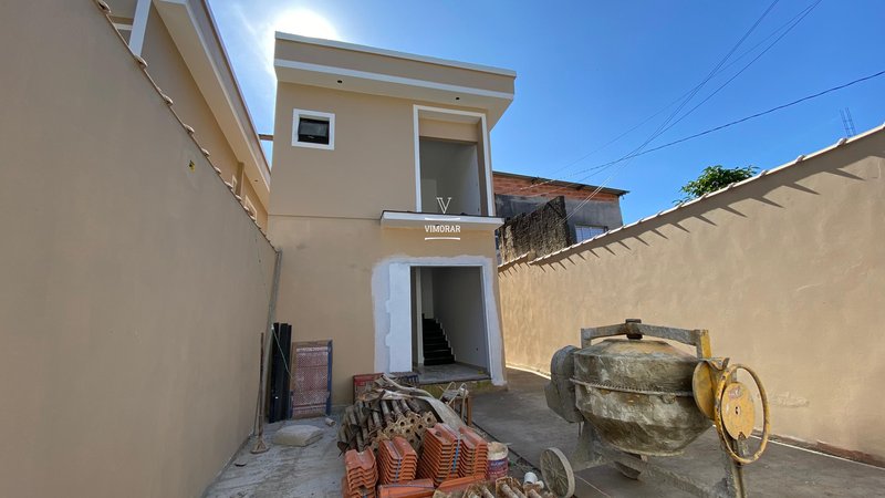 Sobrado 3 dormitórios sendo 1 suíte + 2 vagas de garagem - Itaquaquecetuba - 