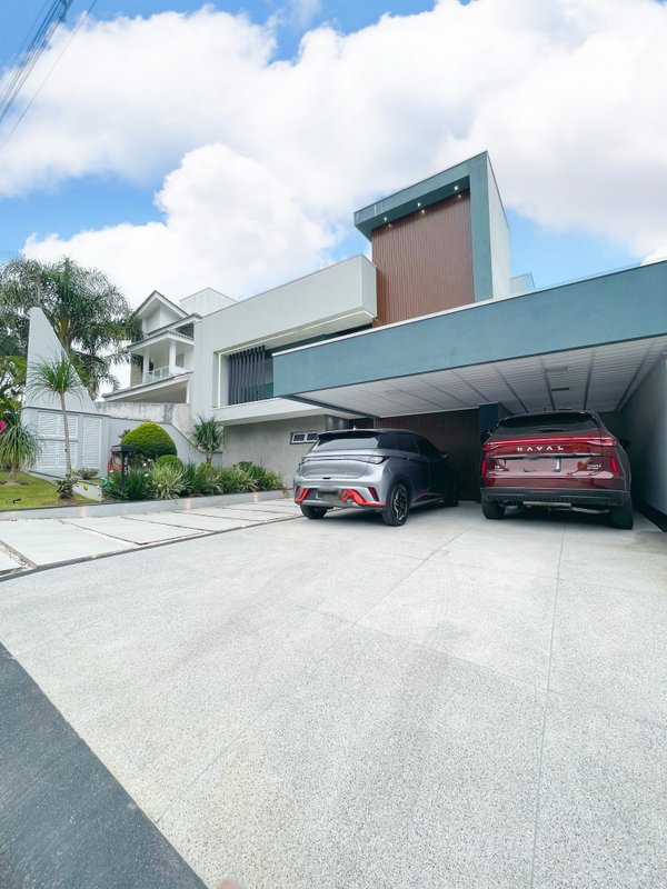 Elegância, Conforto e Vista privilegiada no Hills III – Porteira Fechada Rod. Pedro Eroles Arujá - 