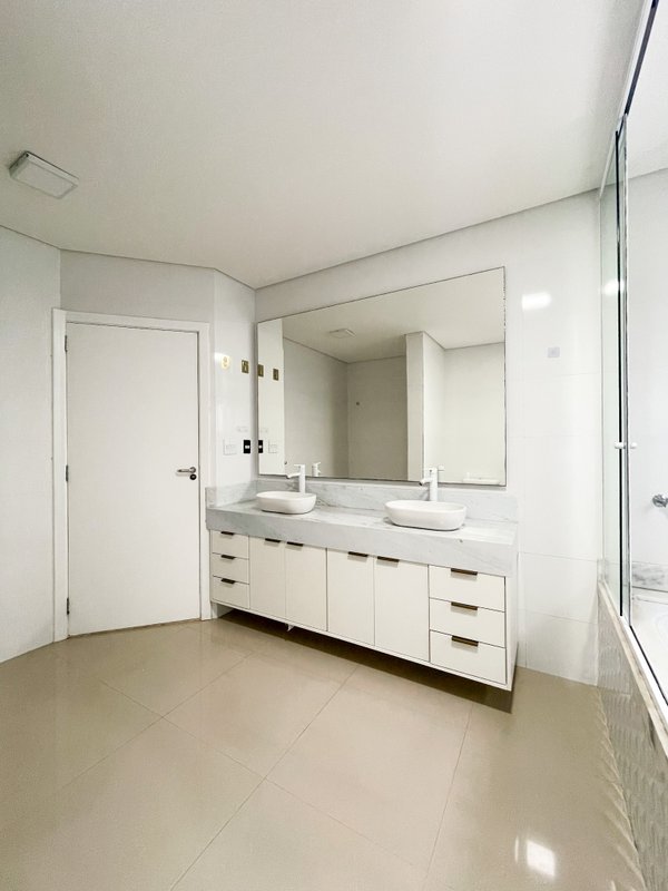 Casa Nova e Contemporânea no Arujá 5 Av. Benedito Manoel dos Santos Arujá - 