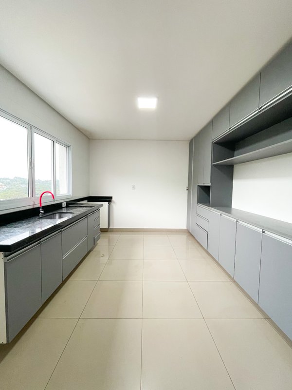 Casa Nova e Contemporânea no Arujá 5 Av. Benedito Manoel dos Santos Arujá - 