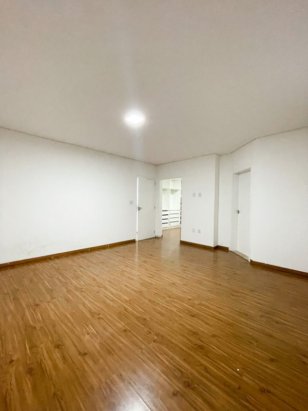 Casa Nova e Contemporânea no Arujá 5 Av. Benedito Manoel dos Santos Arujá - 