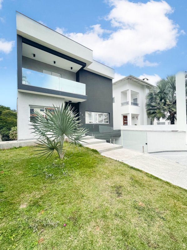 Casa Nova e Contemporânea no Arujá 5 Av. Benedito Manoel dos Santos Arujá - 
