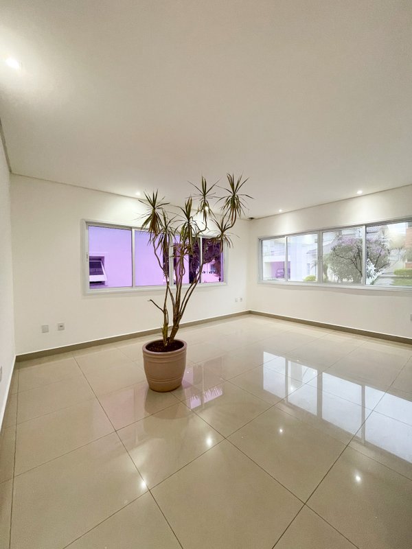 Casa Nova e Contemporânea no Arujá 5 Av. Benedito Manoel dos Santos Arujá - 