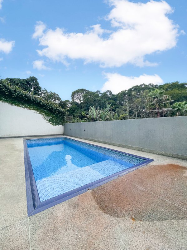 Casa Nova e Contemporânea no Arujá 5 Av. Benedito Manoel dos Santos Arujá - 