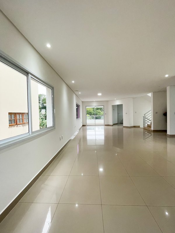 Casa Nova e Contemporânea no Arujá 5 Av. Benedito Manoel dos Santos Arujá - 
