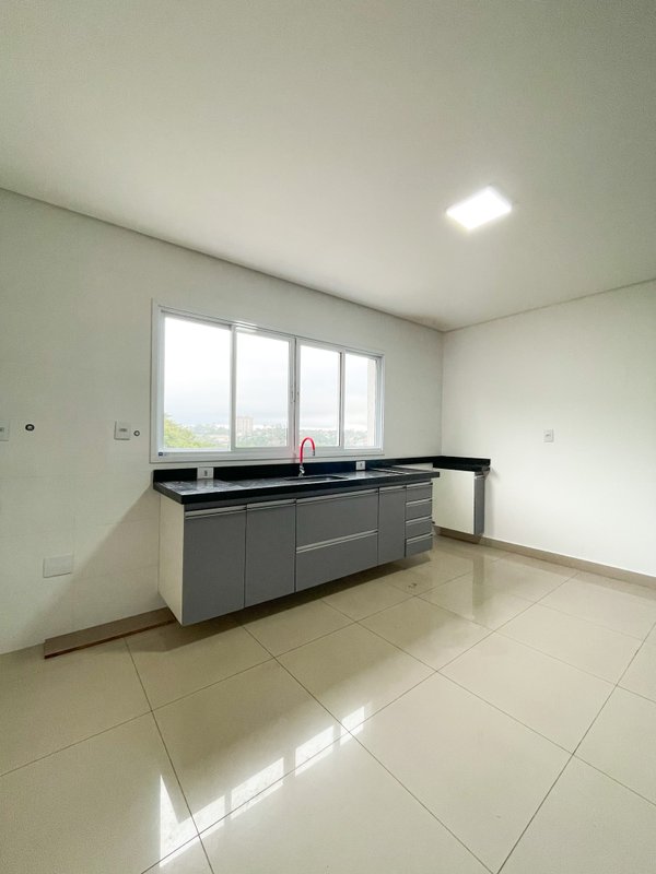 Casa Nova e Contemporânea no Arujá 5 Av. Benedito Manoel dos Santos Arujá - 