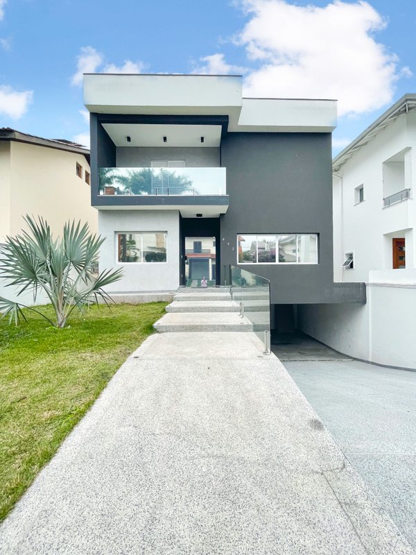 Casa Nova e Contemporânea no Arujá 5 Av. Benedito Manoel dos Santos Arujá - 
