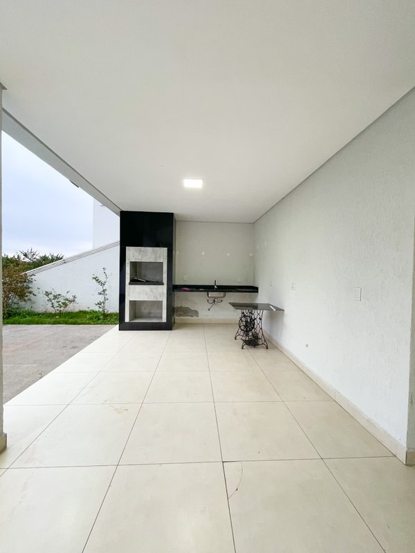 Casa Nova e Contemporânea no Arujá 5 Av. Benedito Manoel dos Santos Arujá - 