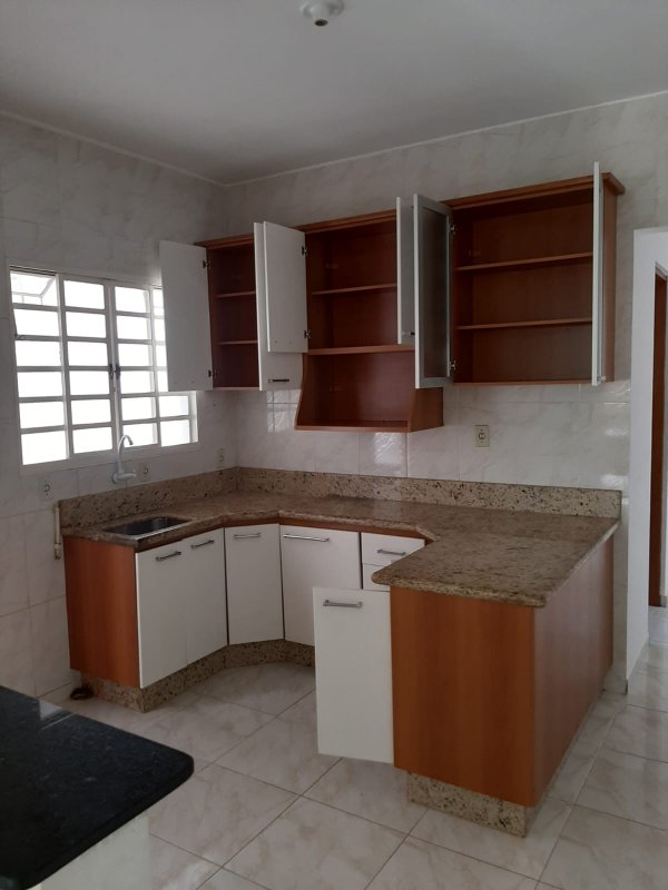 Casa Térrea com Quintal Amplo e 3 Dormitórios na Vila da Prata - Mogi das Cruzes - 