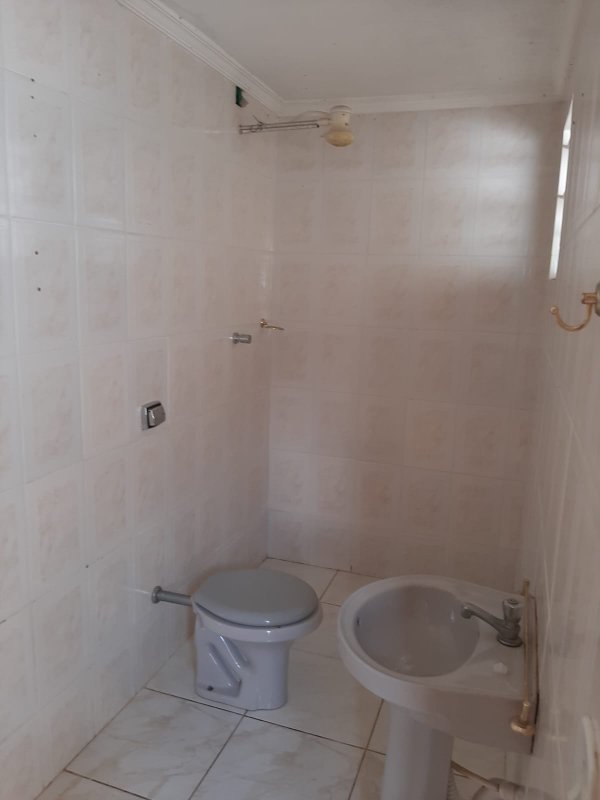 Casa Térrea com Quintal Amplo e 3 Dormitórios na Vila da Prata - Mogi das Cruzes - 