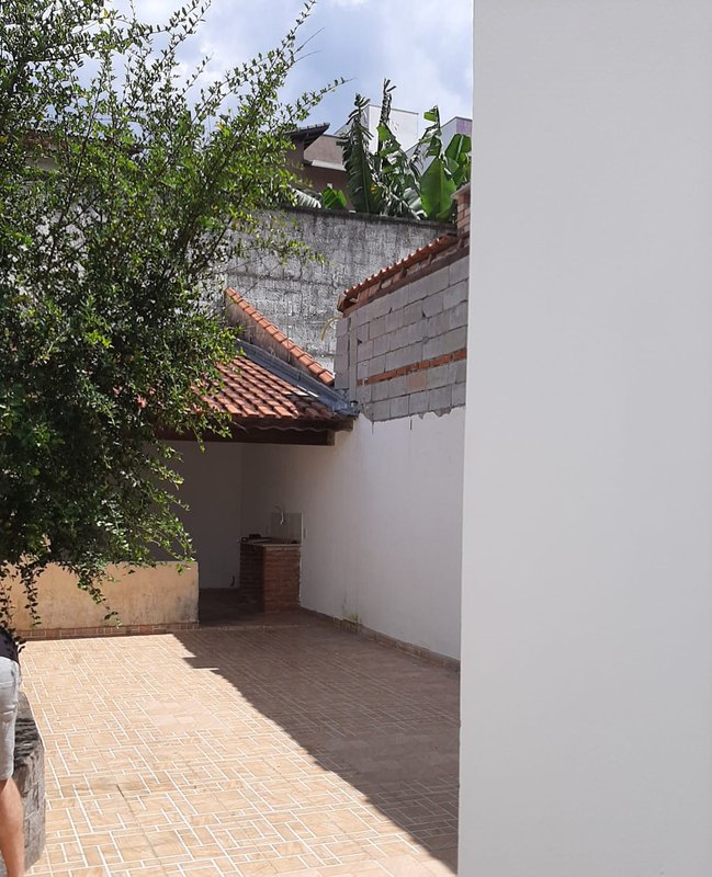 Casa Térrea com Quintal Amplo e 3 Dormitórios na Vila da Prata - Mogi das Cruzes - 