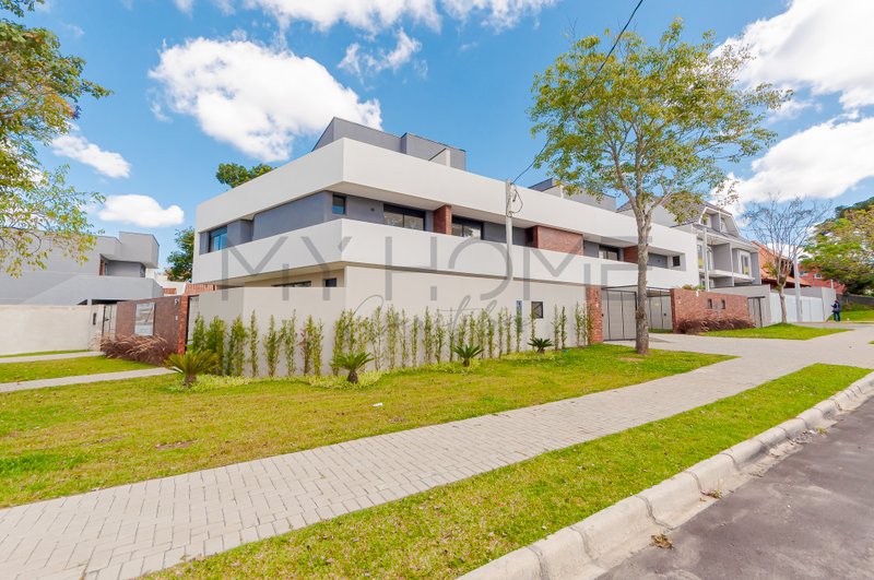SOBRADO À VENDA EM SANTA FELICIDADE - 3 QUARTOS - COM TERRAÇO - IMÓVEL NOVO Rua Edson Campos Matesich Curitiba - 