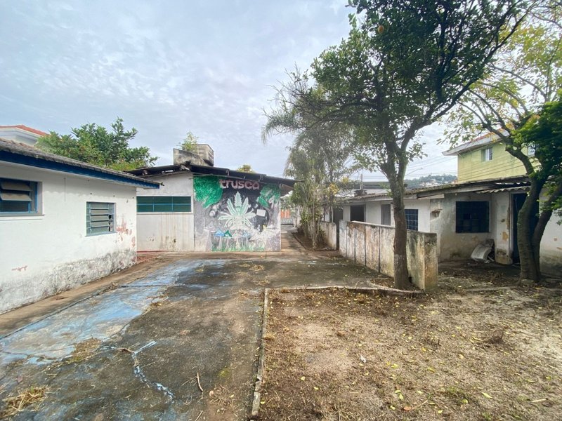 Área Residencial ou Comercial no Tremembé 624m² de terreno Avenida Nova Cantareira São Paulo - 