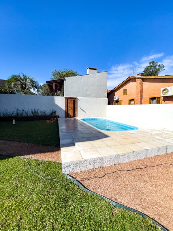 CASA COM 03 QUARTOS NO CANTEGRIL Rodovia Tapir Rocha Viamão - 