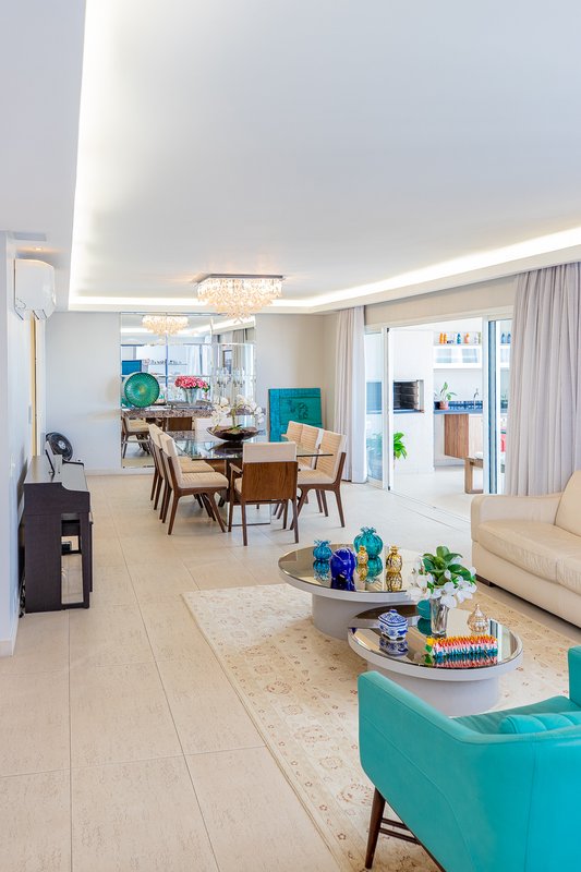 Apartamento 210m² em Moema 3 suítes 3 vagas Rua Juquis São Paulo - 