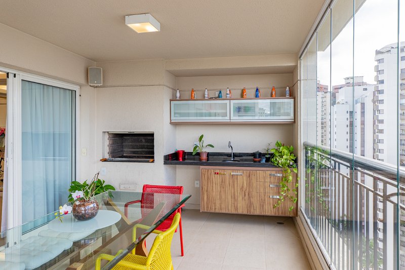 Apartamento 210m² em Moema 3 suítes 3 vagas Rua Juquis São Paulo - 