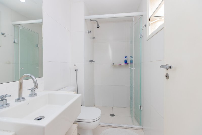 Apartamento 210m² em Moema 3 suítes 3 vagas Rua Juquis São Paulo - 