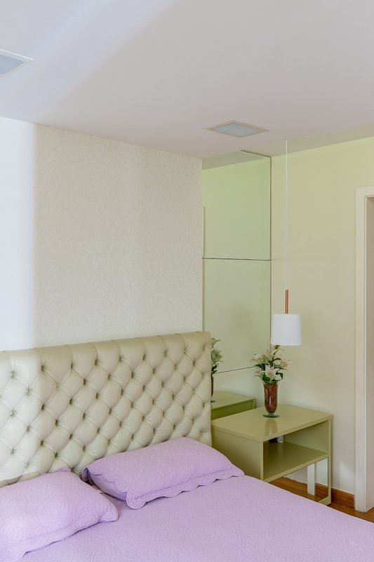 Apartamento 210m² em Moema 3 suítes 3 vagas Rua Juquis São Paulo - 