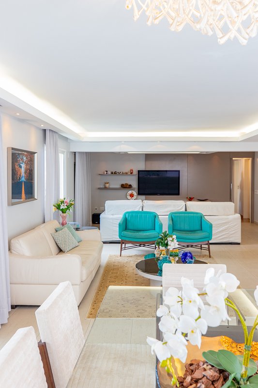 Apartamento 210m² em Moema 3 suítes 3 vagas Rua Juquis São Paulo - 