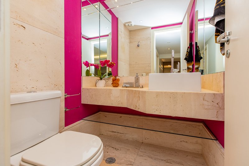 Apartamento 210m² em Moema 3 suítes 3 vagas Rua Juquis São Paulo - 