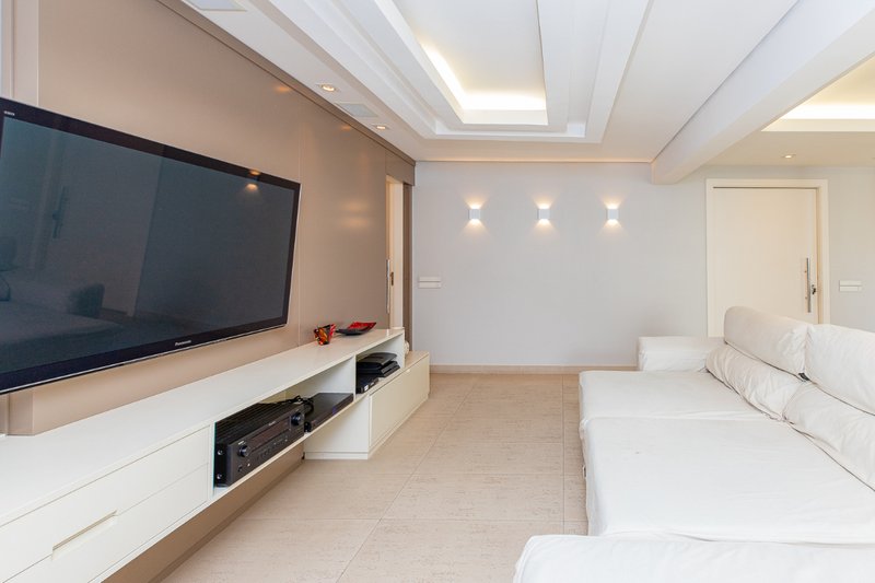 Apartamento 210m² em Moema 3 suítes 3 vagas Rua Juquis São Paulo - 