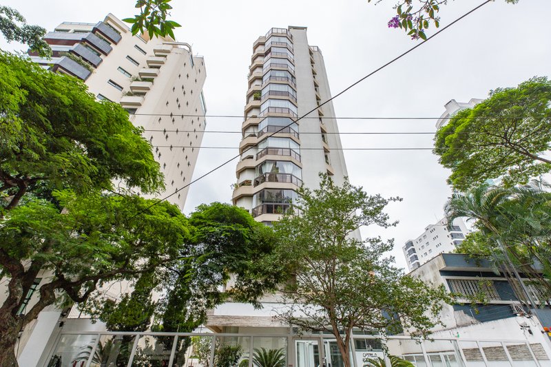 Apartamento 172m² em Moema 3 suítes 3 vagas Avenida Jandira São Paulo - 