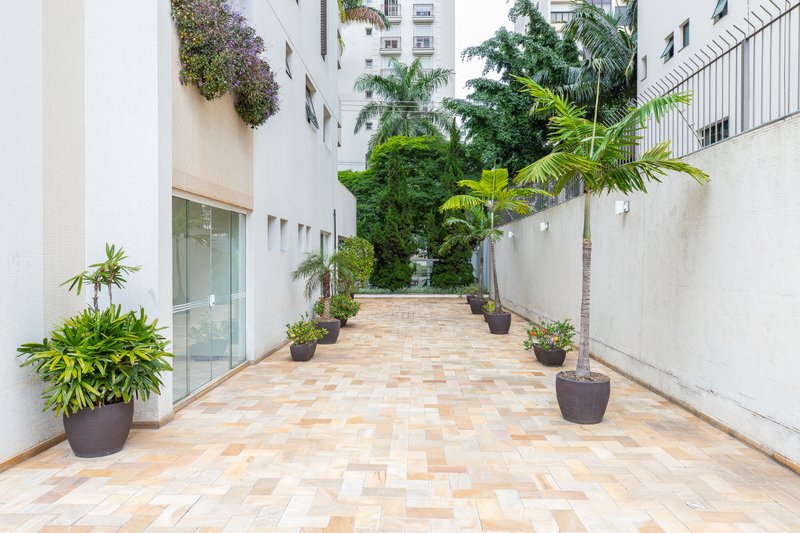 Apartamento 172m² em Moema 3 suítes 3 vagas Avenida Jandira São Paulo - 