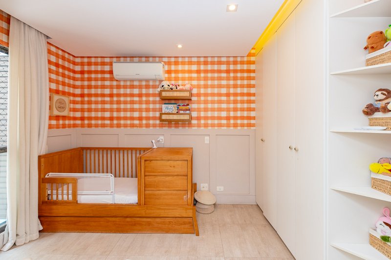 Apartamento 172m² em Moema 3 suítes 3 vagas Avenida Jandira São Paulo - 