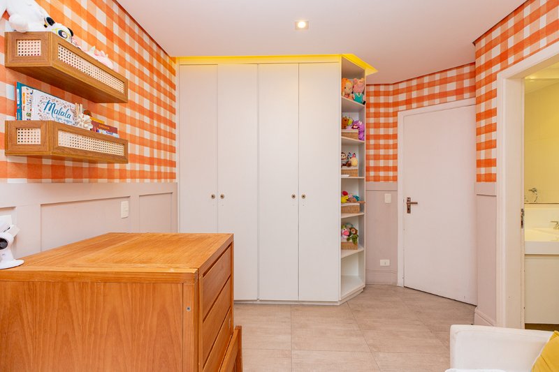 Apartamento 172m² em Moema 3 suítes 3 vagas Avenida Jandira São Paulo - 